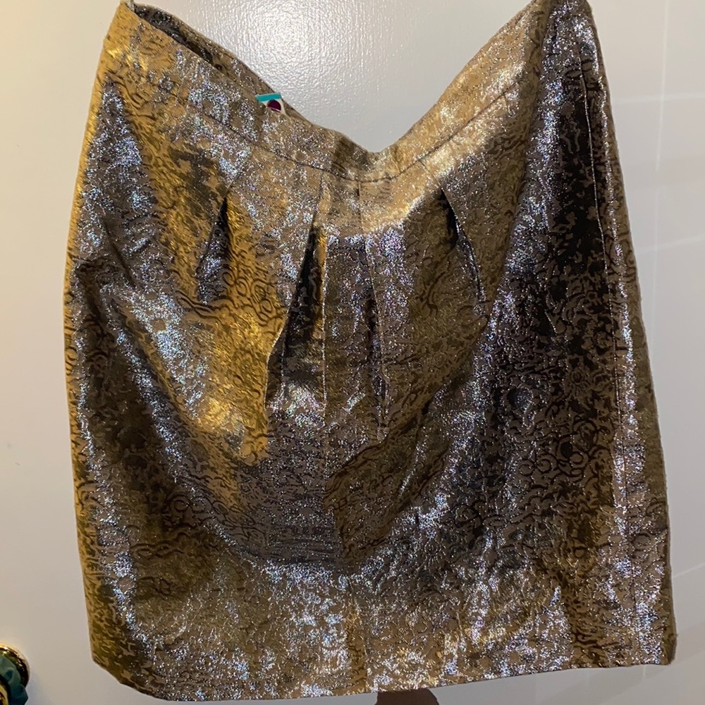 Silver sparkly skirt with POCKETS!